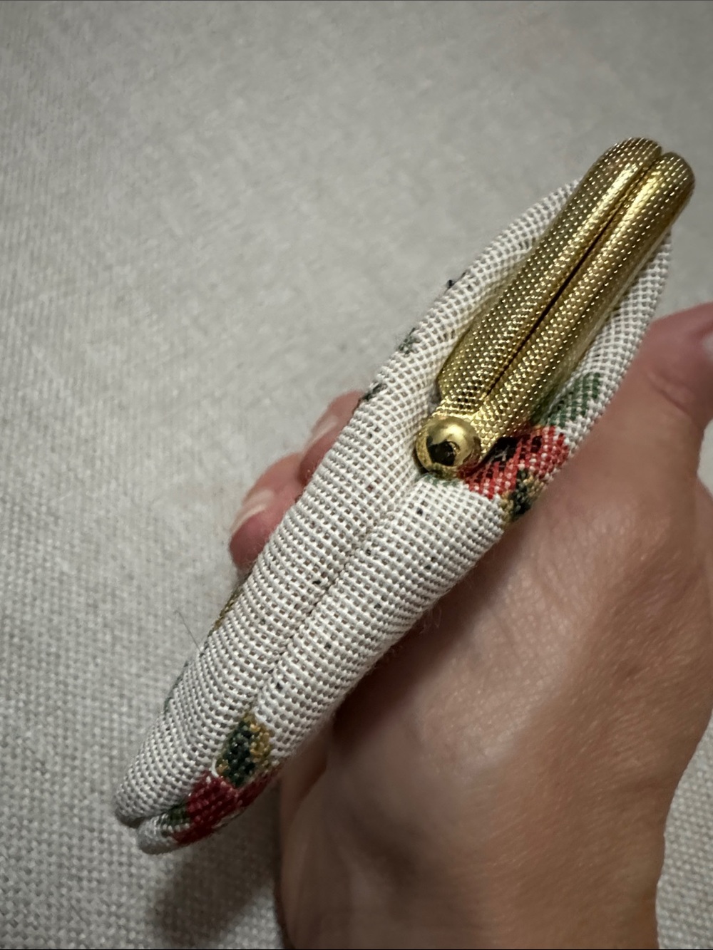 Mini Coin Purse-Tapestry Exterior-Gold Tone Kisslock Closure-Beige-EUC - Picture 5 of 11